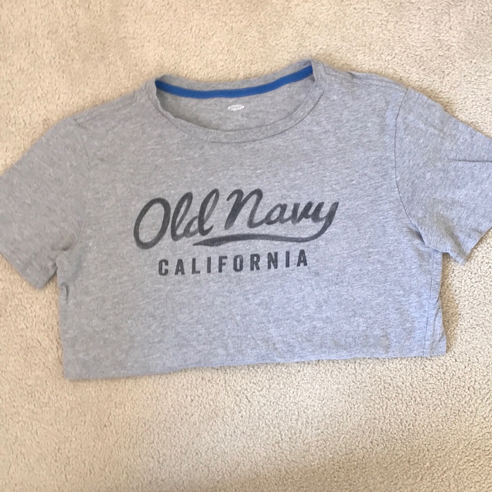 Old navy t-shirt